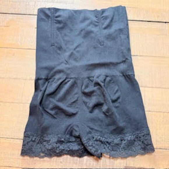 NWOT Black High-Waist Shapewear Shorts with Lace Trim Tummy Control Size XL - Picture 2 of 7